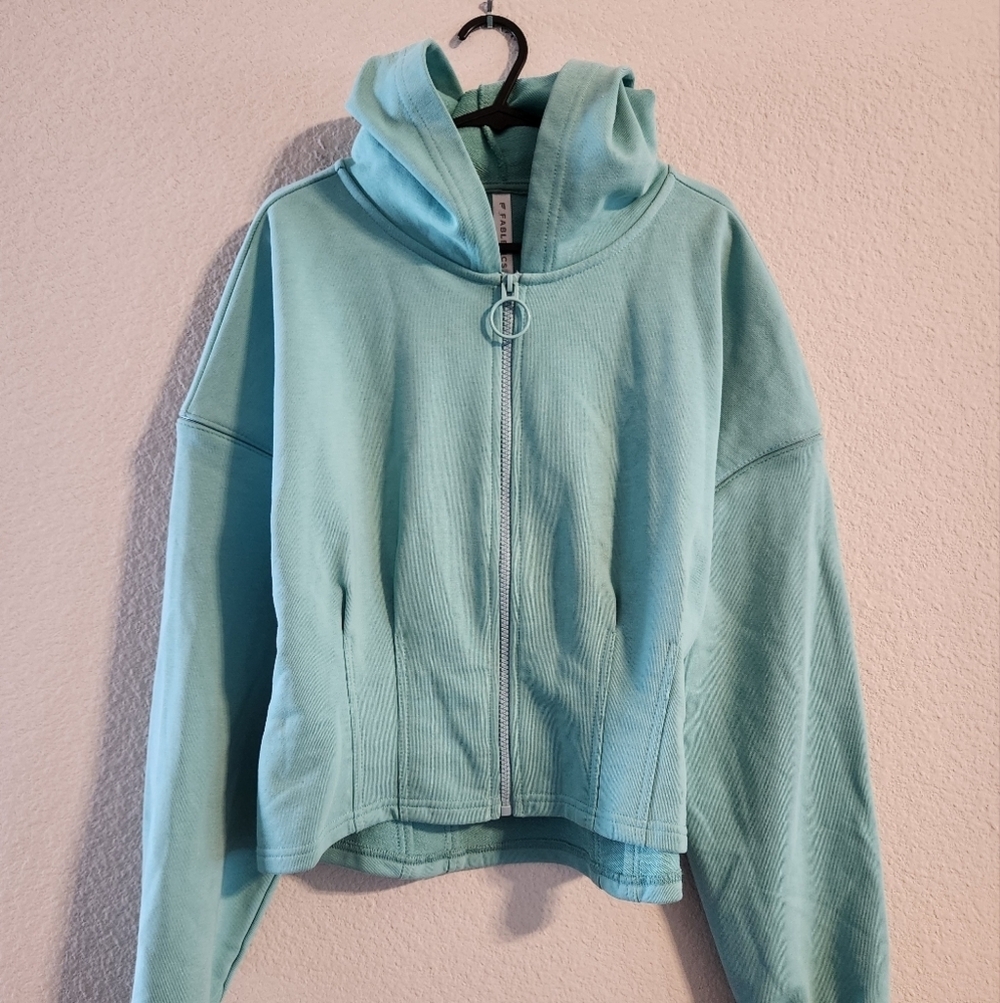 Fabletics NWT Women’s Dakota Zipped up hoodie size medium/8